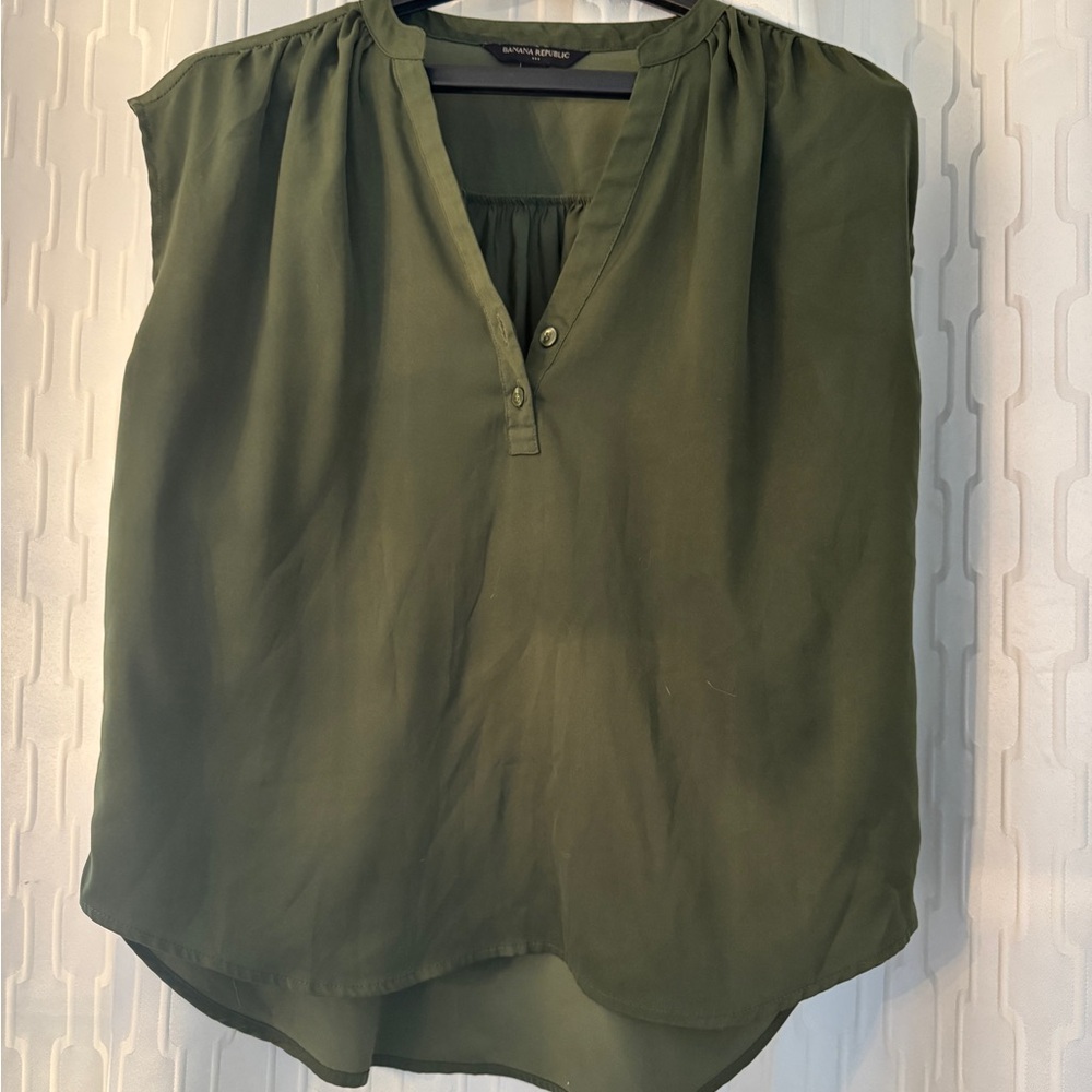 Women's Banana Republic Green Sleeveless Top- Size XS - Picture 2 of 8